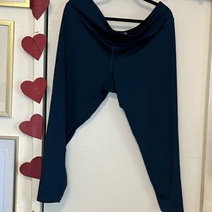 2 PAIRS OF IDEOLOGY WORKOUT LEGGINGS IN 2x in blue green